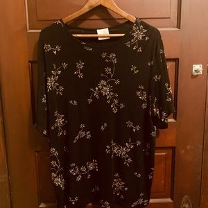 Slinky Floral Vintage Top ☕️